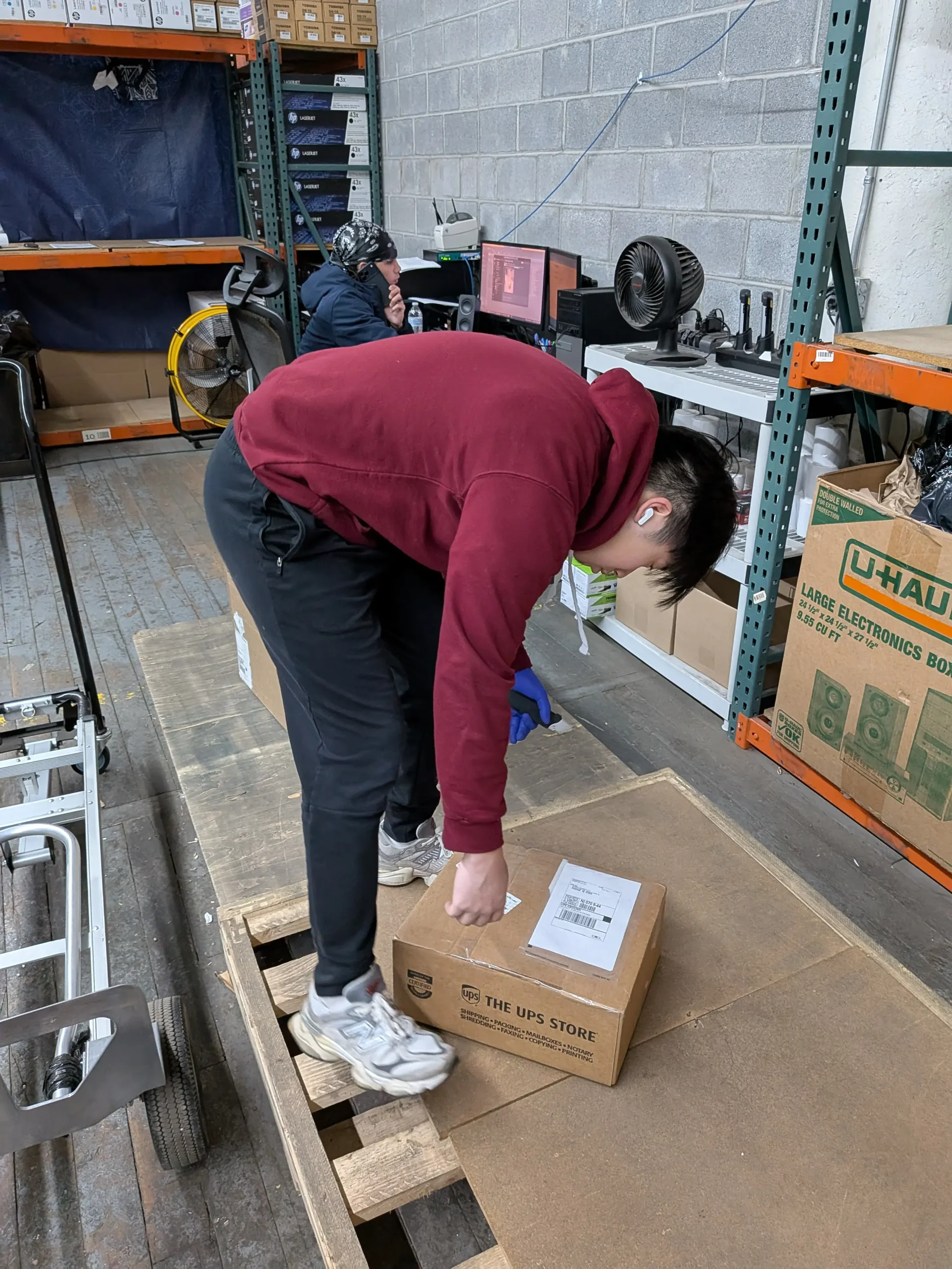 Documenting toner packaging damage for evaluation